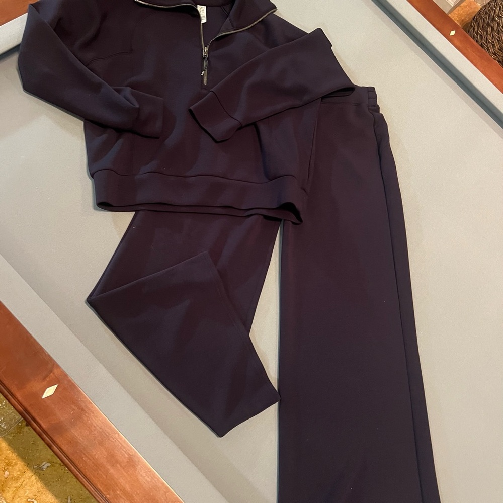 Women’s SPANX Air Essentials top and bottom. Size Medium.  Navy